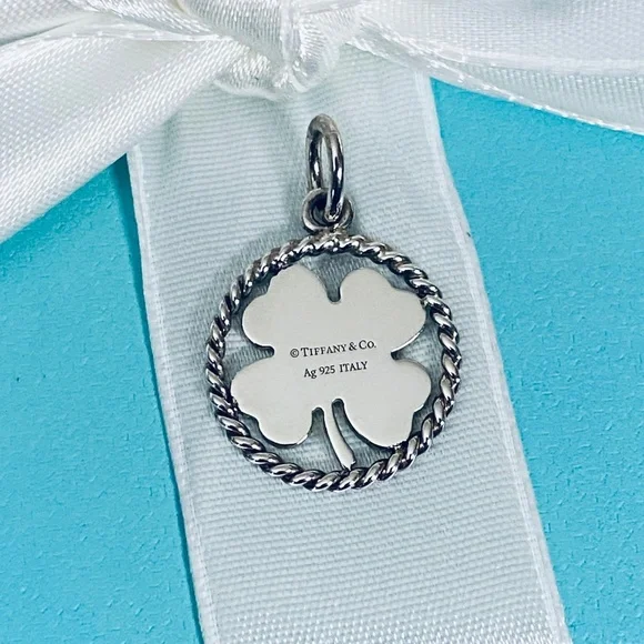 New Tiffany & Co. 925 Silver Twist Clover Leaf Charm lucky 🍀 box pouch - Picture 5 of 6